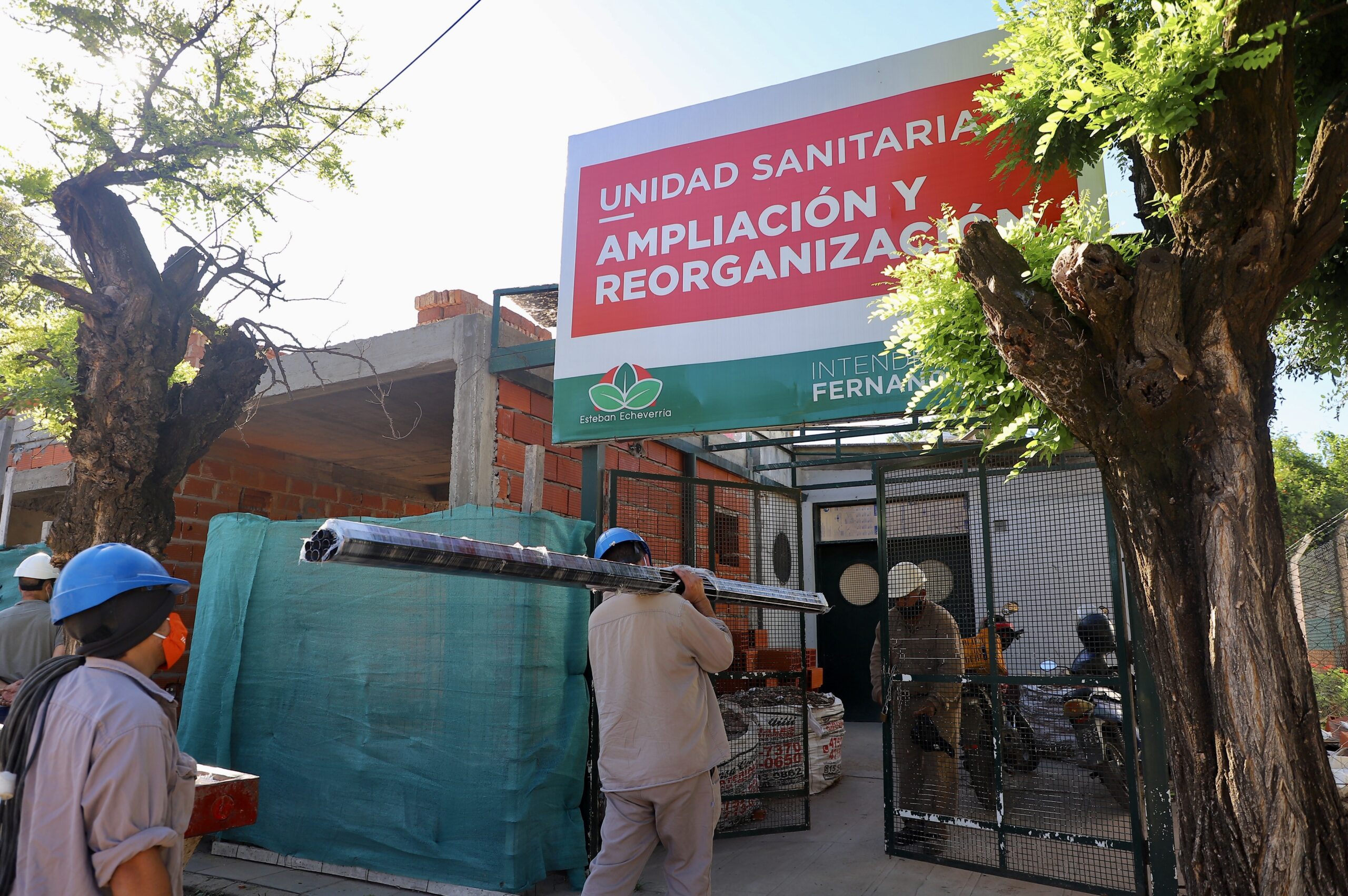 Fernando Gray En La Unidad Sanitaria De San Pedrito Pr Cticamente