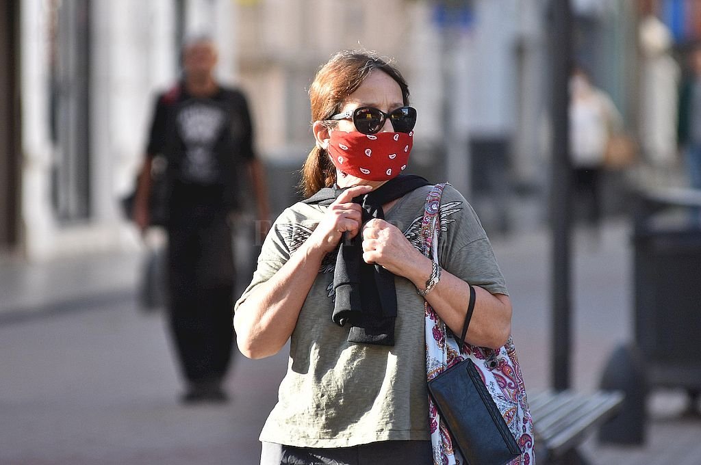 Echeverría: desde mañana rige la obligatoriedad del uso del tapabocas