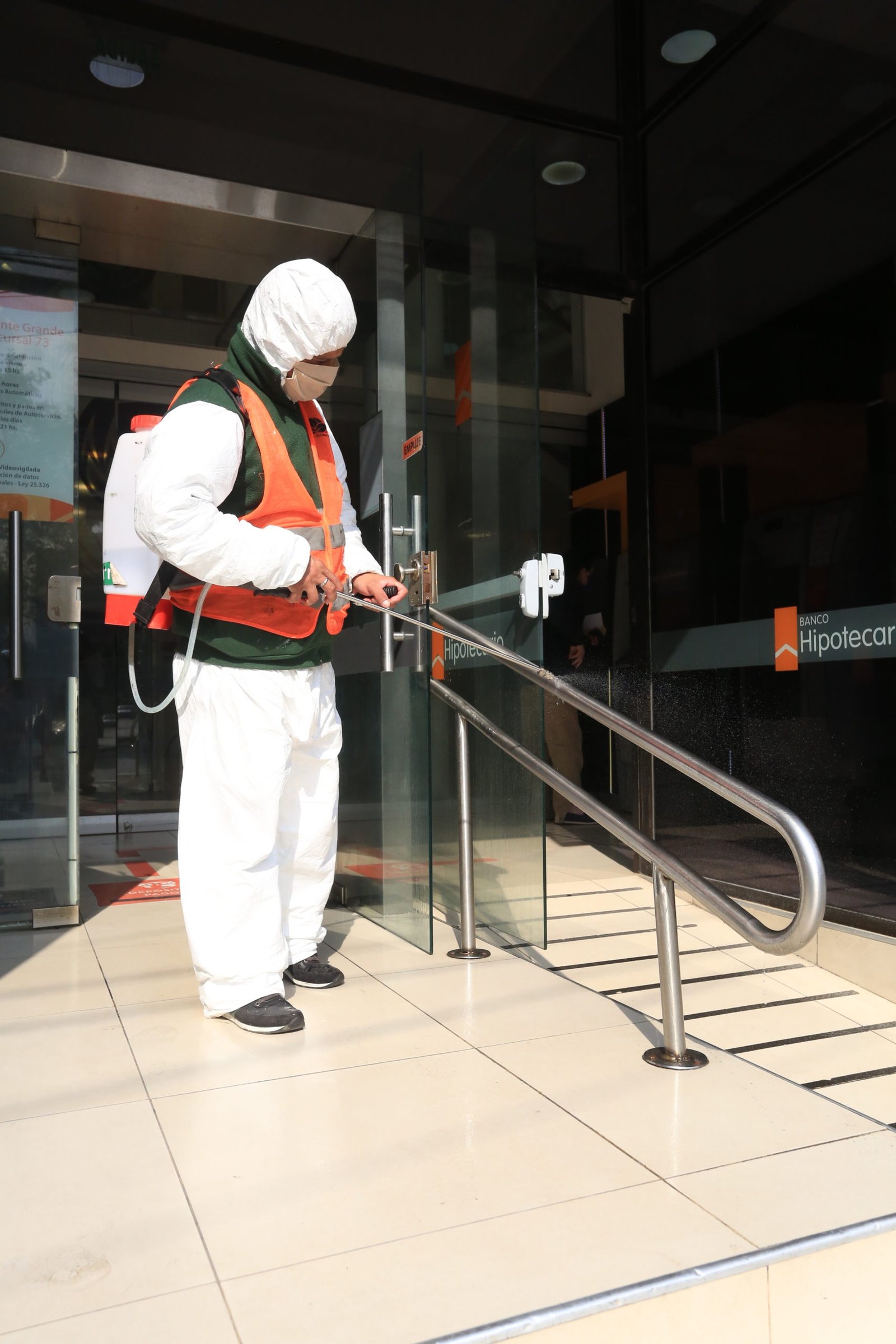 Operativo de desinfección en entidades bancarias y delegación