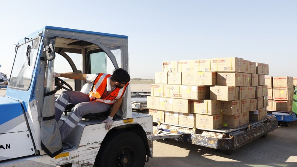 Avellaneda, Brown, Lomas, Lanús, Ezeiza, Quilmes, Berazategui, Matanza, Varela: distribuyen insumos sanitarios que llegaron de China