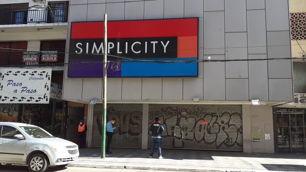 El Municipio clausuró la perfumería Simplicity de Monte Grande