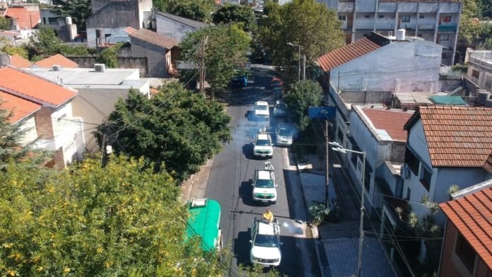 LANÚS Y LOMAS JUNTOS EN LA LUCHA CONTRA EL DENGUE Y EL COVID 19 MEDIANTE OPERATIVOS DE TRÁNSITO Y FUMIGACIÓN 2020-04-06