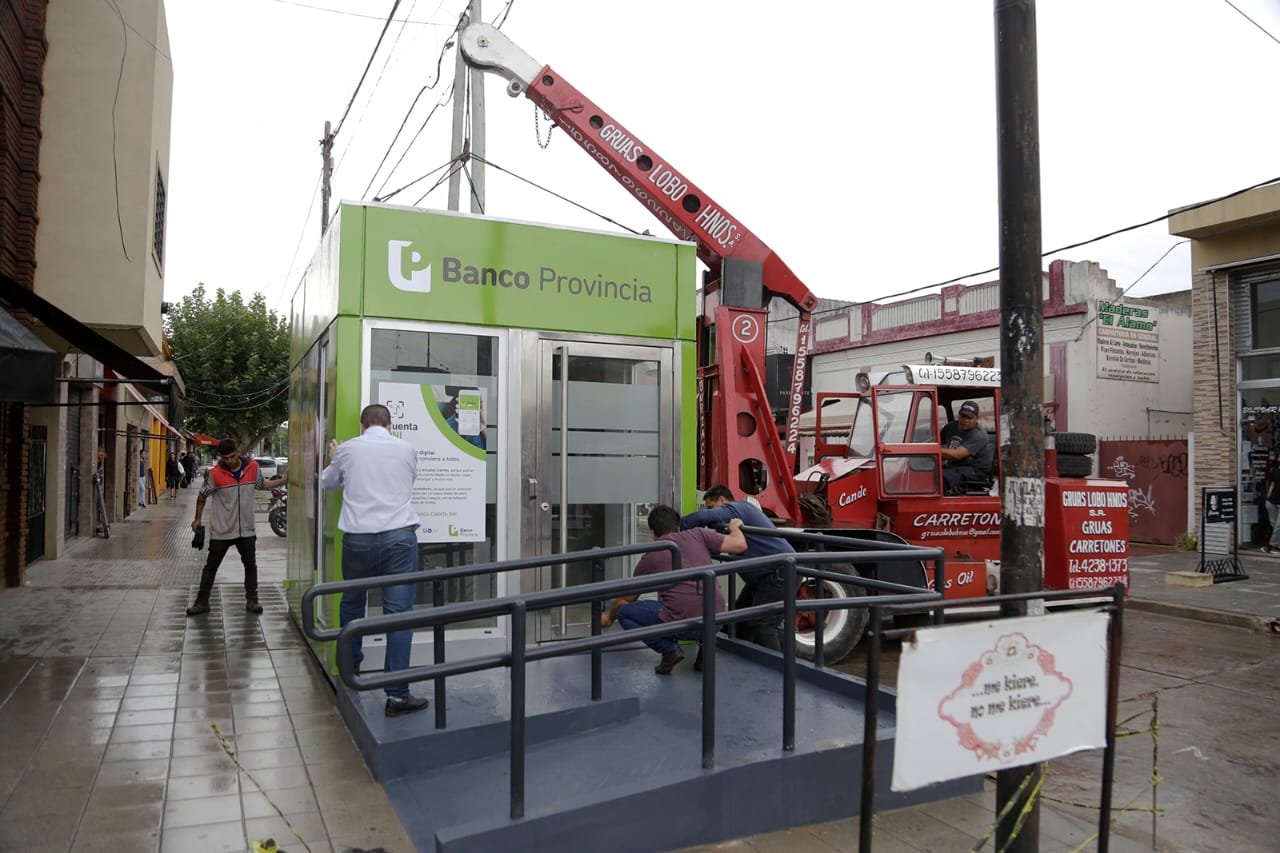 Cascallares: «Ya funcionan los nuevos cajeros de Burzaco y llegan más para Glew»