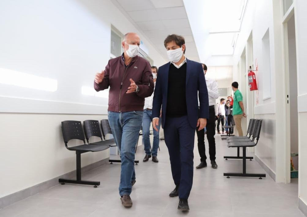 Grindetti y Kicillof visitaron el nuevo centro de atención primaria de Valentín Alsina