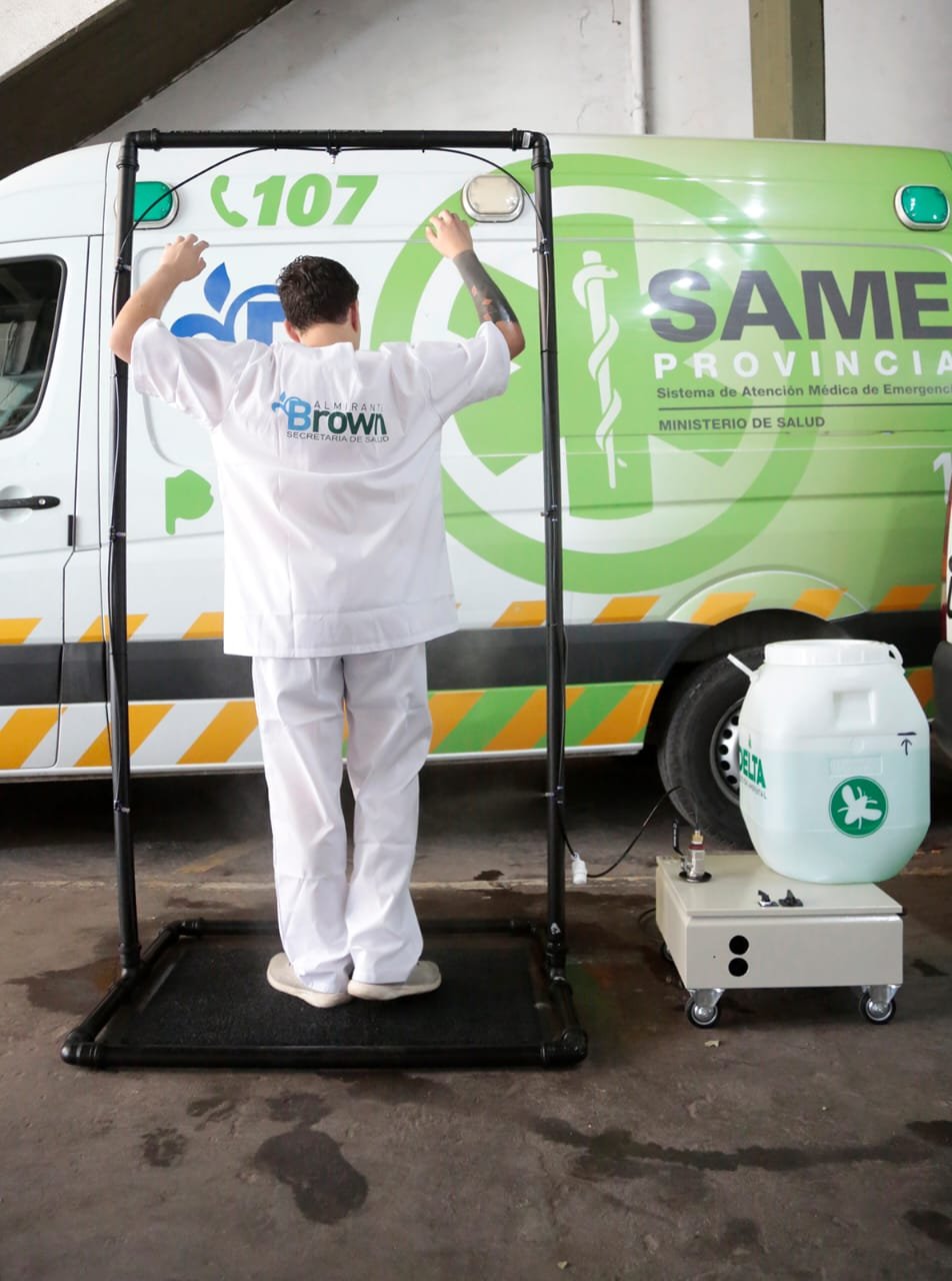 El Municipio colocó cortinas sanitarias en hospitales y CAPS para cuidar al personal de salud