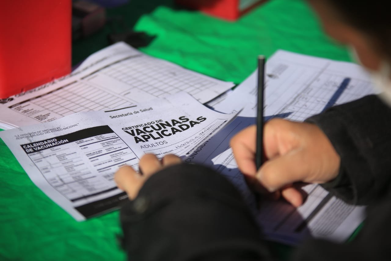 Encuentro de autoridades de la UCR y el GEN de Lanús