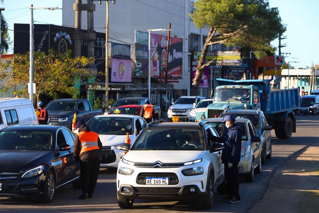 Echeverría: 11 detenidos por violar el aislamiento social