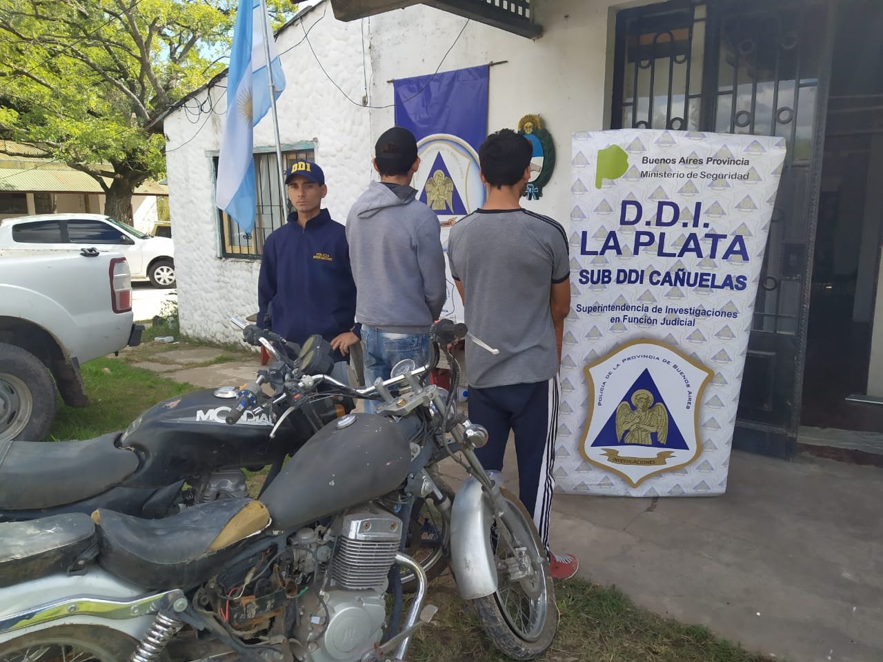 Delincuentes sin cuarentena en San Vicente: cayó banda que se dedicaban al robo de motos secuestradas