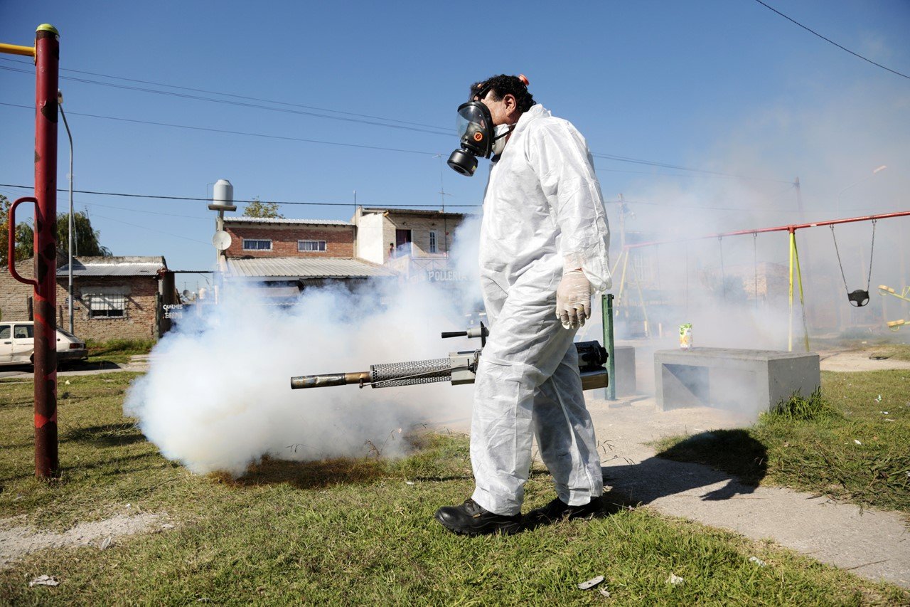 En Almirante Brown profundizan los operativos de fumigación contra el dengue
