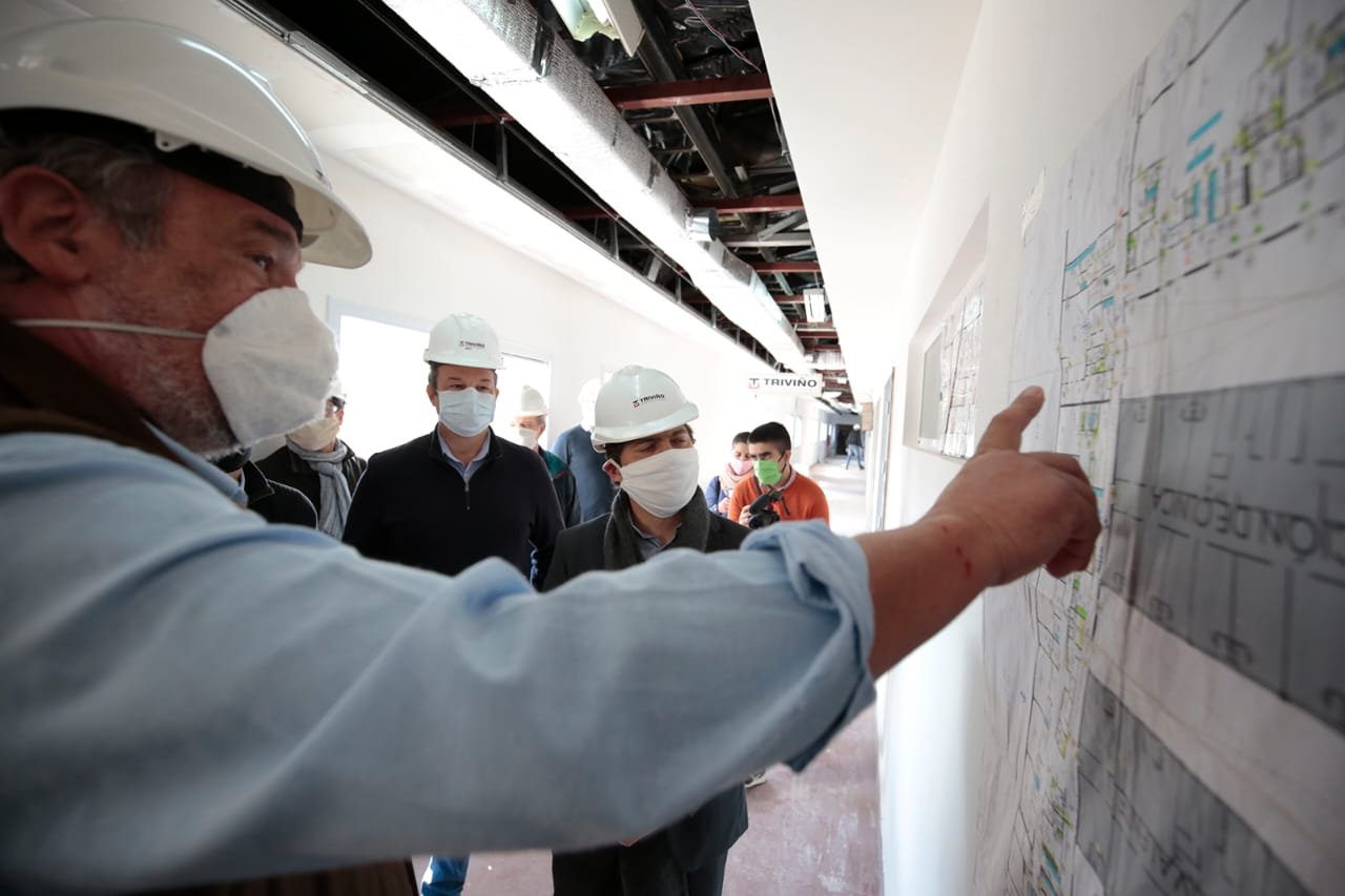 Cascallares junto a Kicillof recorrió las obras del Hospital Oñativia