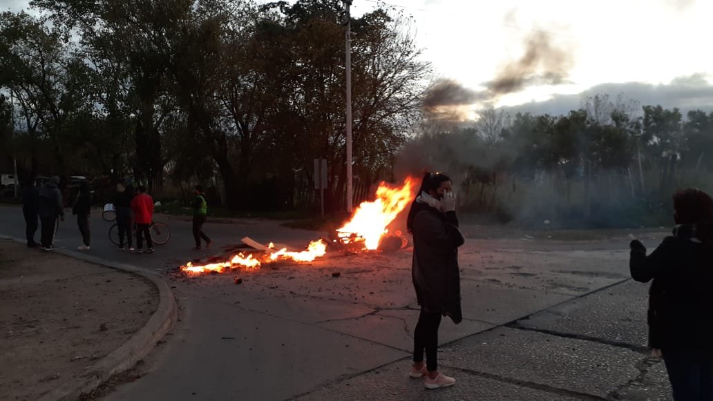 Barrio vecino a Villa Azul: vecinos de Villa Itatí sospechan la presencia de Covid-19 en el barrio y reclamaron por más testeos