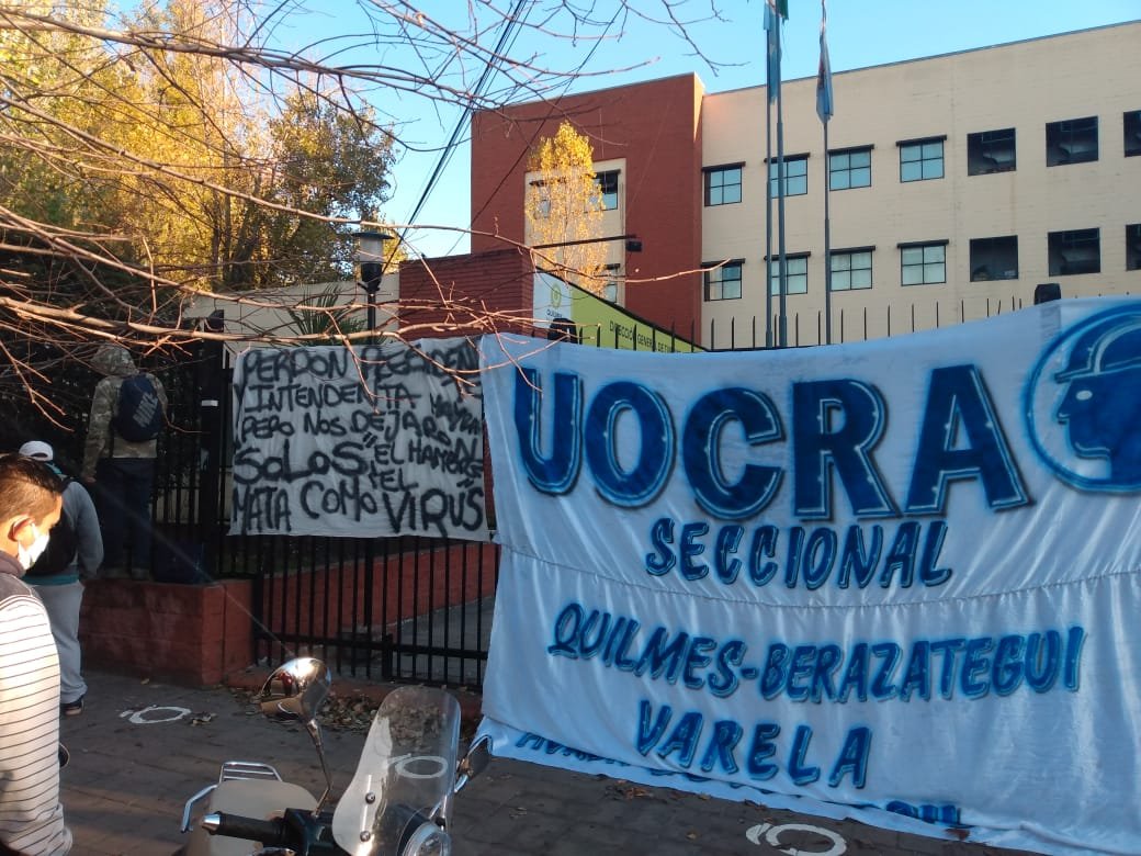 En plena pandemia, trabajadores de UOCRA tomaron la Regional de Quilmes en reclamo por una nueva intervención