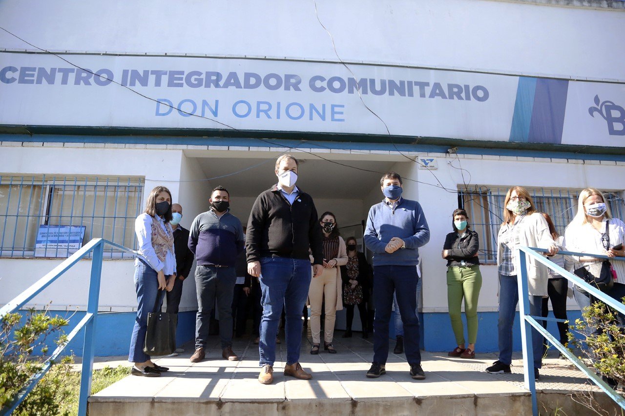 Cascallares y Arroyo recorrieron un centro de aislamiento y un hospital modular en Don Orione