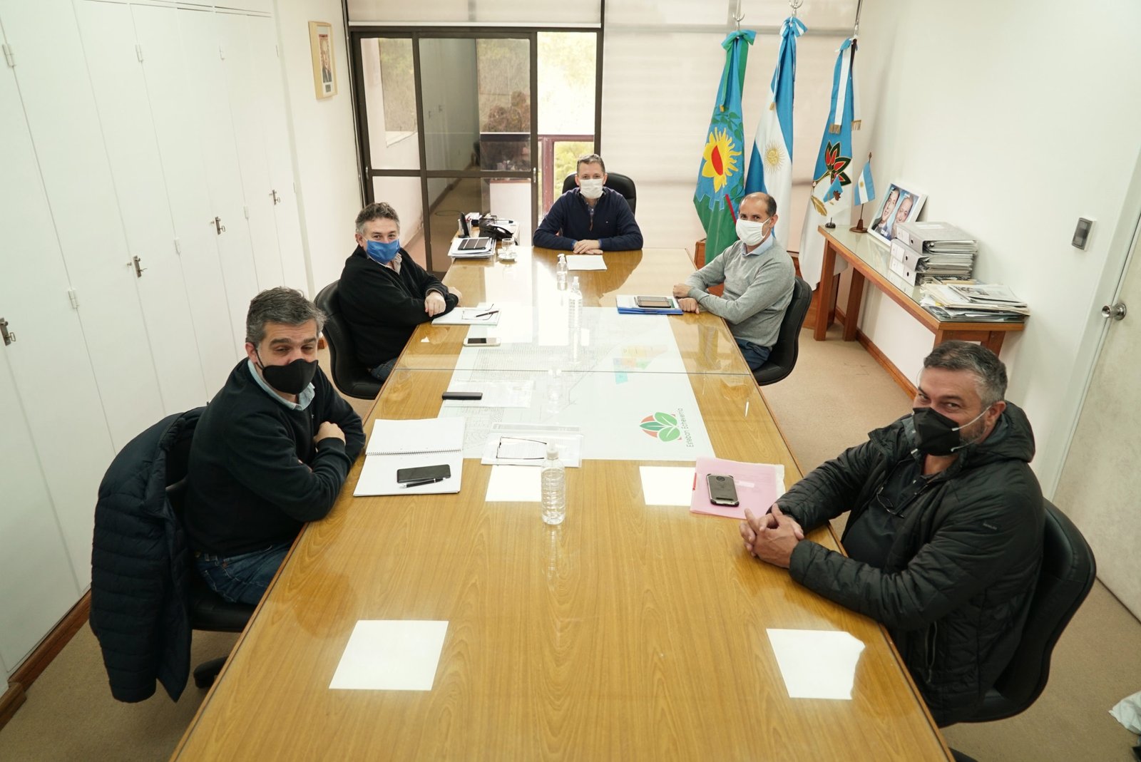 Para finalizar obras en Echeverría: Gray se reunió con el subsecretario de Recursos Hídricos de la Provincia