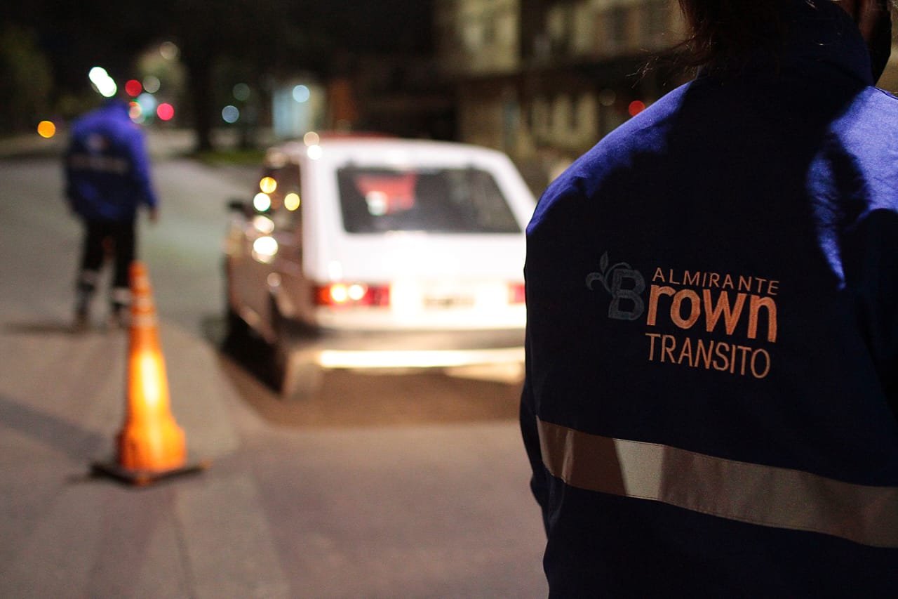 Covid-19: agente de tránsito de Brown en aislamiento