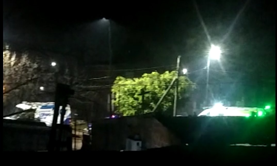 Casi 50 casos: pese a los operativos diurnos, esta noche volvieron las ambulancias a Villa Fiorito para asistir vecinos con Covid-19