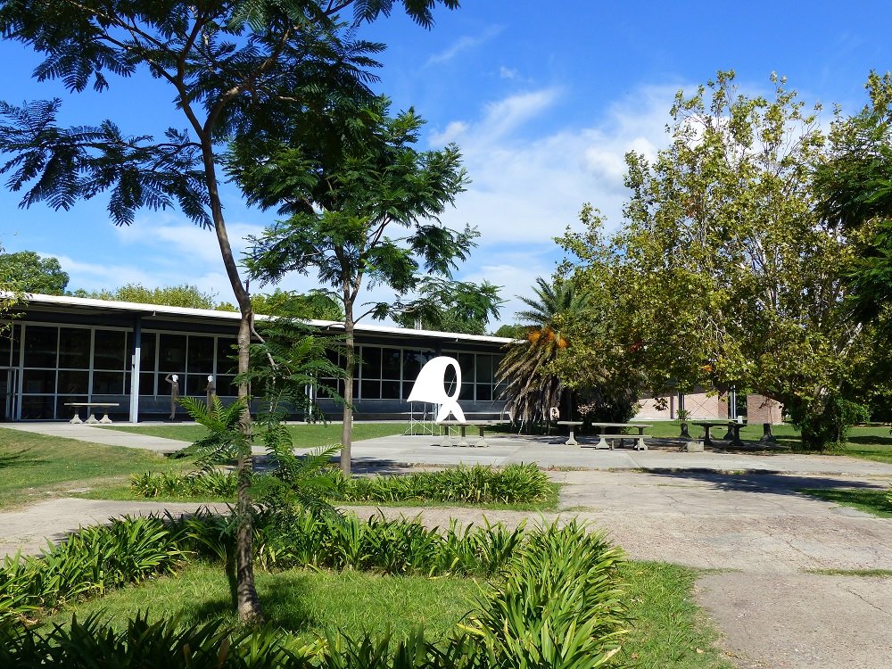 La UNLa repudió enérgicamente la vandalización de los pañuelos de las Madres de Plaza de Mayo