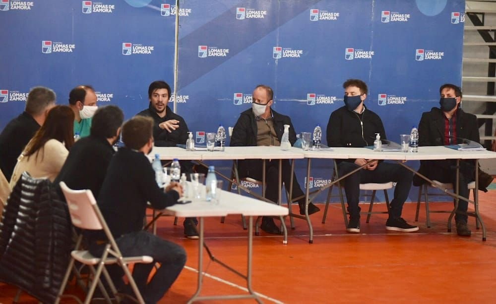 Luego del positivo de Insaurralde, al menos nueve funcionarios de Lomas están contagiados de Covid-19