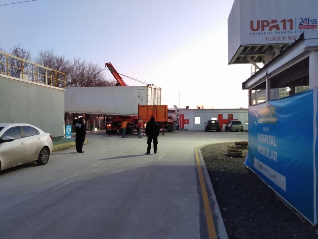 Coronavirus: instalaron una morgue contenedor en el Hospital Modular de Varela