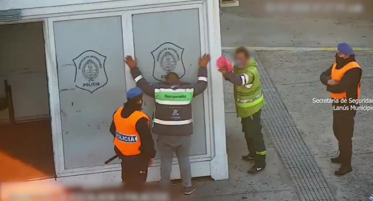 Dos detenidos por tenencia ilegal de drogas en operativo de control de colectivos