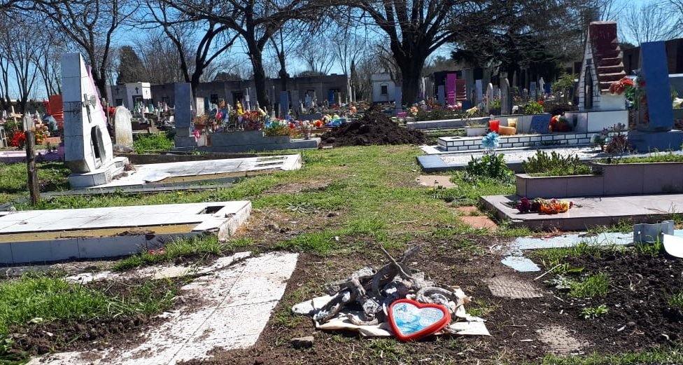 A través de una emotiva carta, papá que perdió a su hijo pide que permitan abrir los cementerios