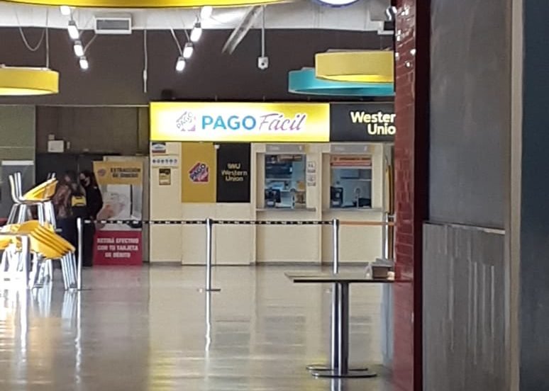 Varela: osados delincuentes ingresaron al Carrefour y robaron 6 millones de un Pago Fácil