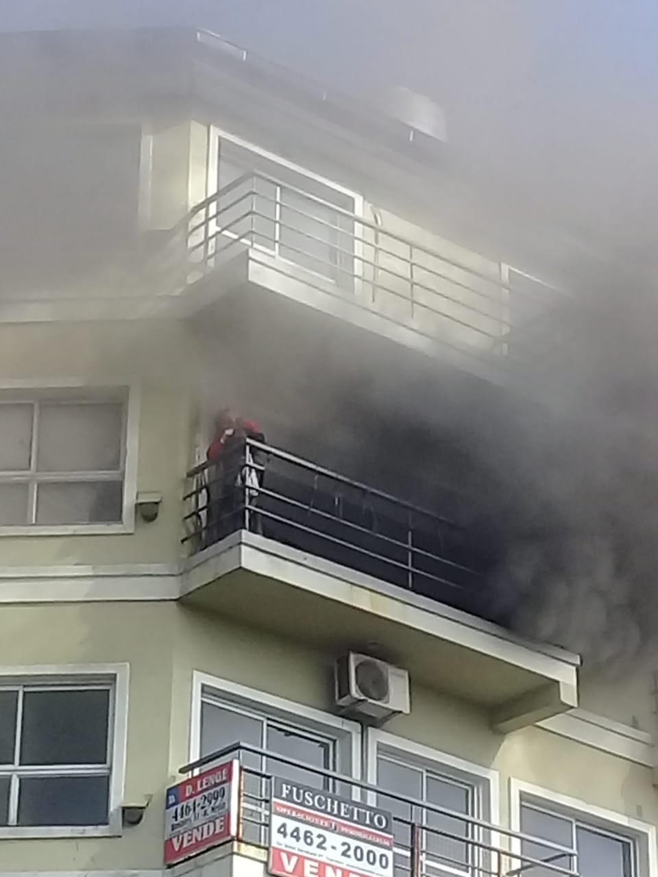 Tragedia en Ramos Mejía: incendio fatal en un edificio deja tres muertos, entre ellos una niña