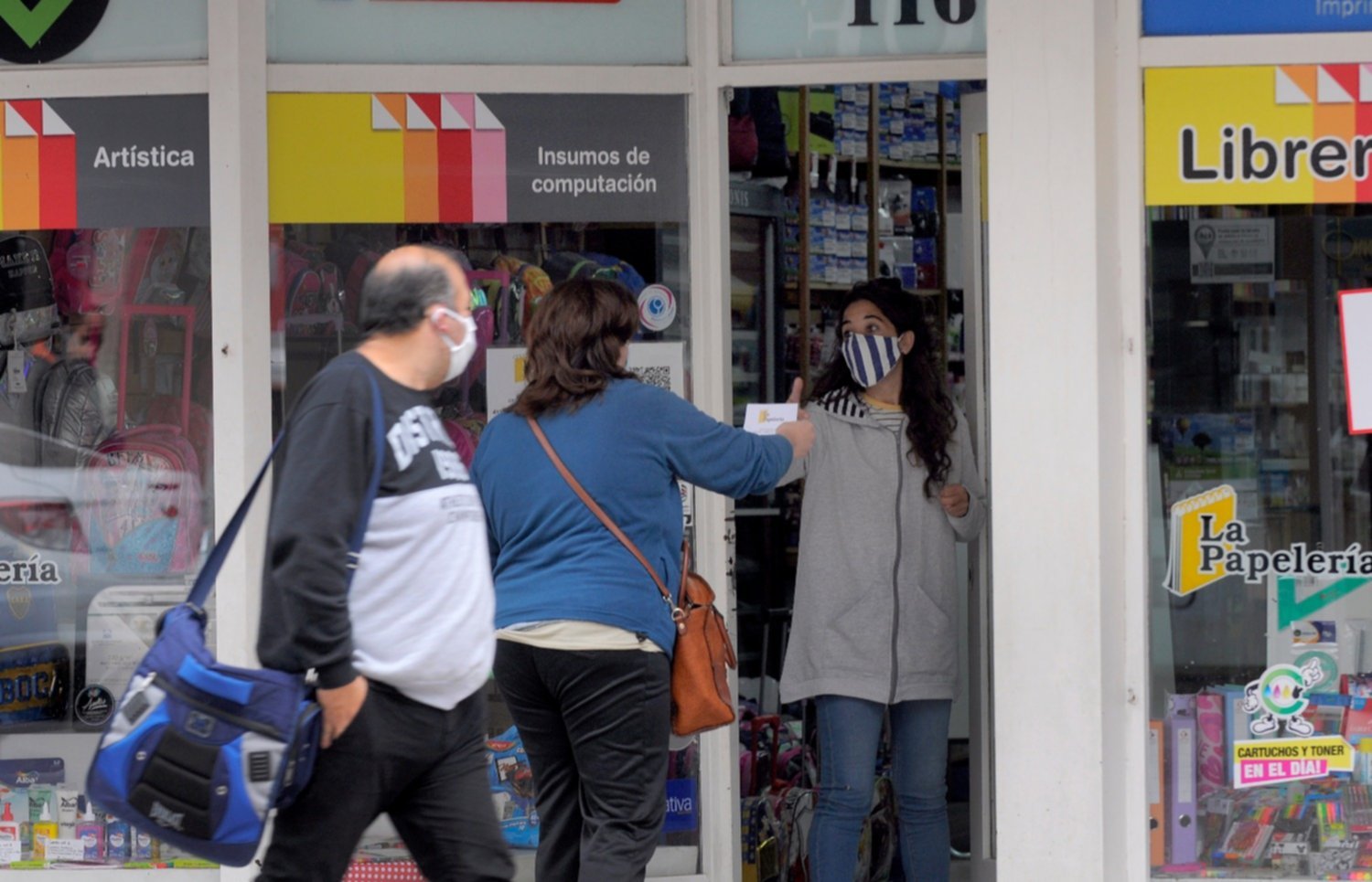 Senadora Daniela Reich presentó dos proyectos de ley “para aliviar a los comercios barriales no esenciales”