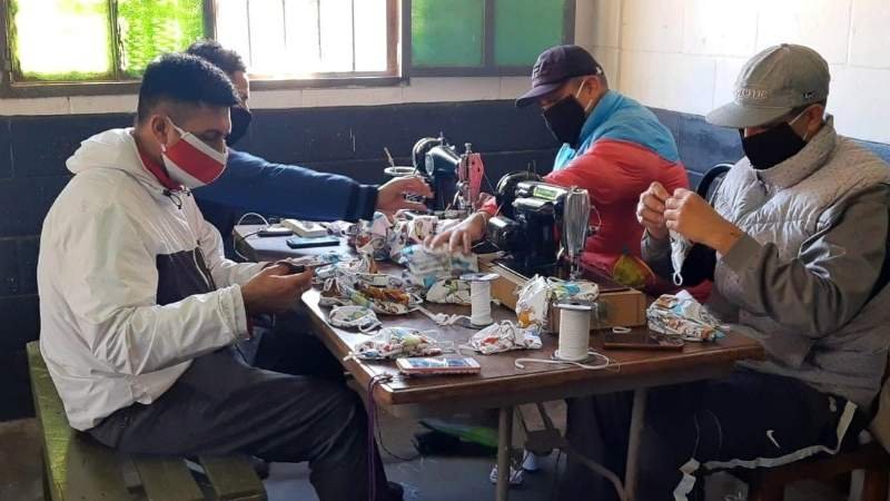 Internos de cárcel bonaerense fabricaron y donaron 6.300 elementos de bioseguridad