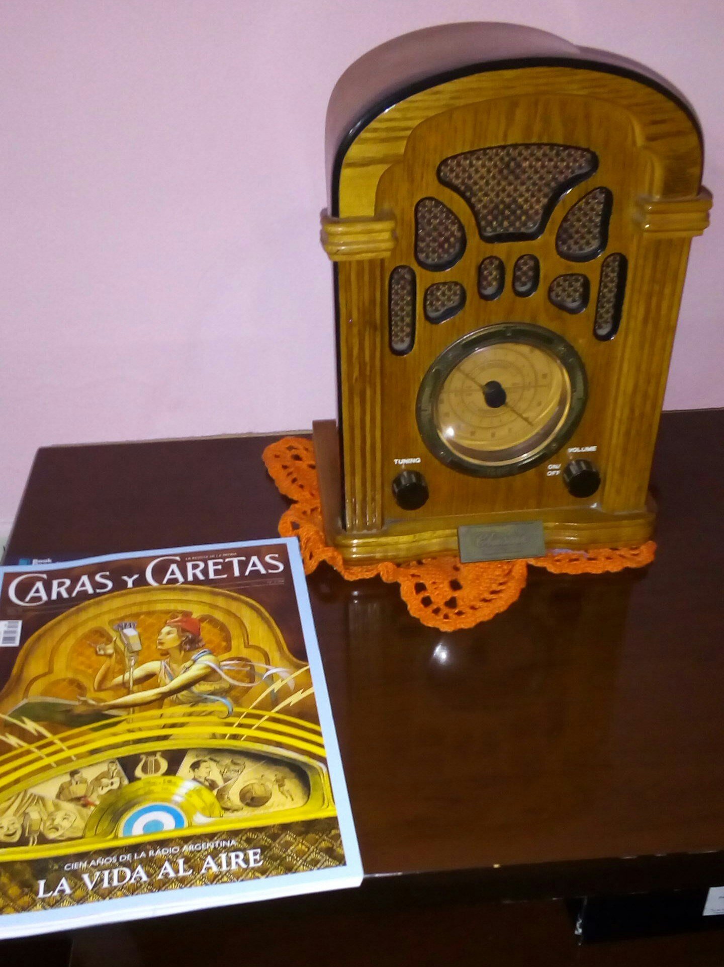 Esos locos del Aire: homenaje a los 100 años de la primera emisión en la Argentina