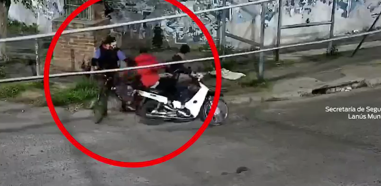 Persecución y detención de dos motochorros en Villa Diamante