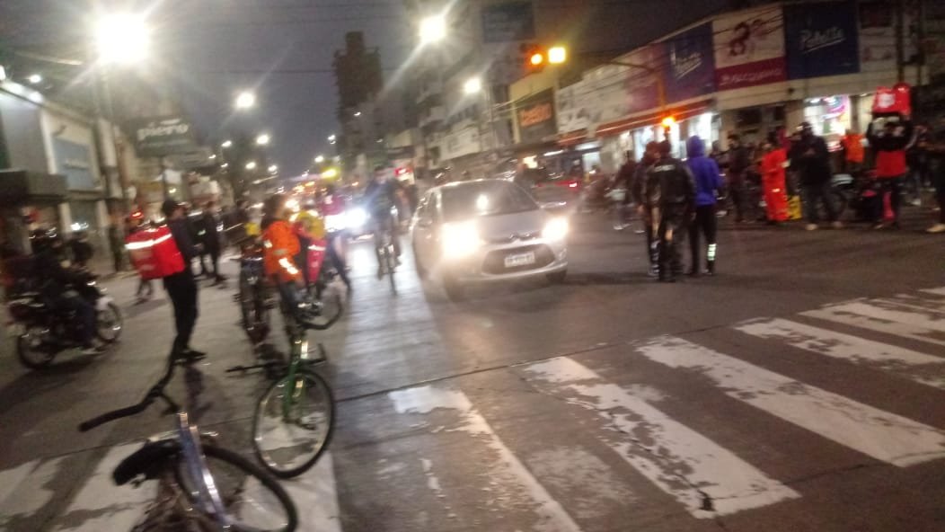 Seguridad para motoqueros deliverys: hoy definirán una modalidad de trabajo conjunta con policía, Municipio y Ministerio