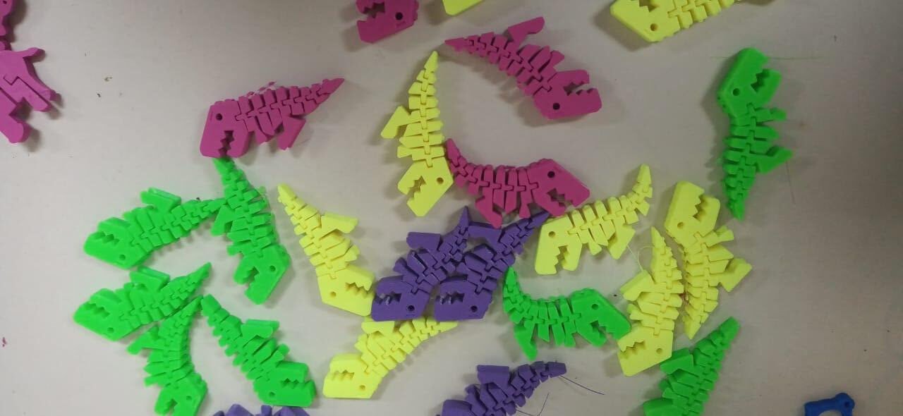 Empresas tech desarrollan juguetes y portasueros de superhéroes en 3D para donar a hospitales