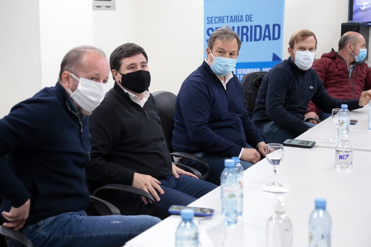 Cascallares junto a Arroyo e intendentes para avanzar con políticas sociales