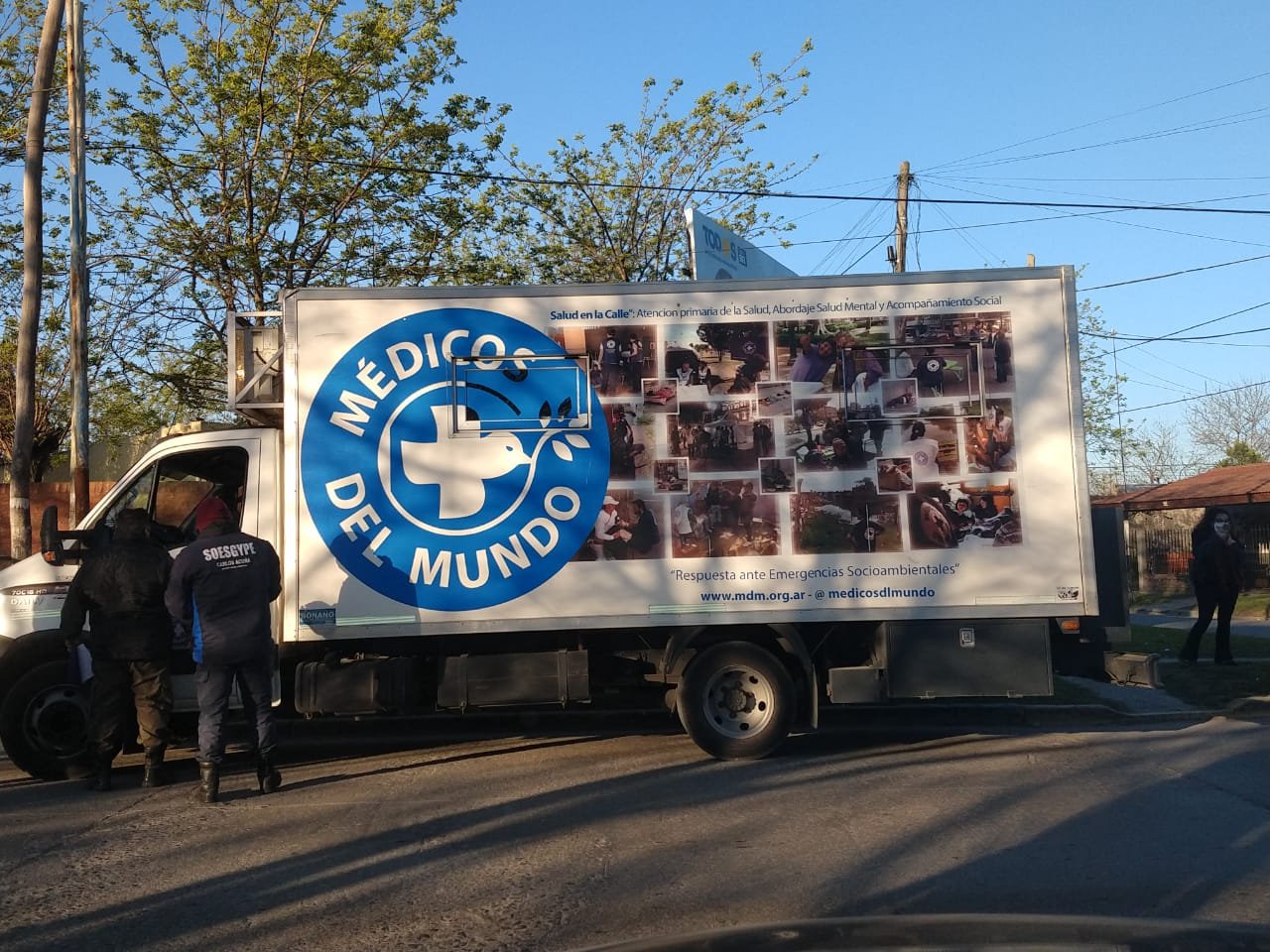 Como presos: efectivos llevaron a miembros de la comitiva de Médicos del Mundo a la comisaría