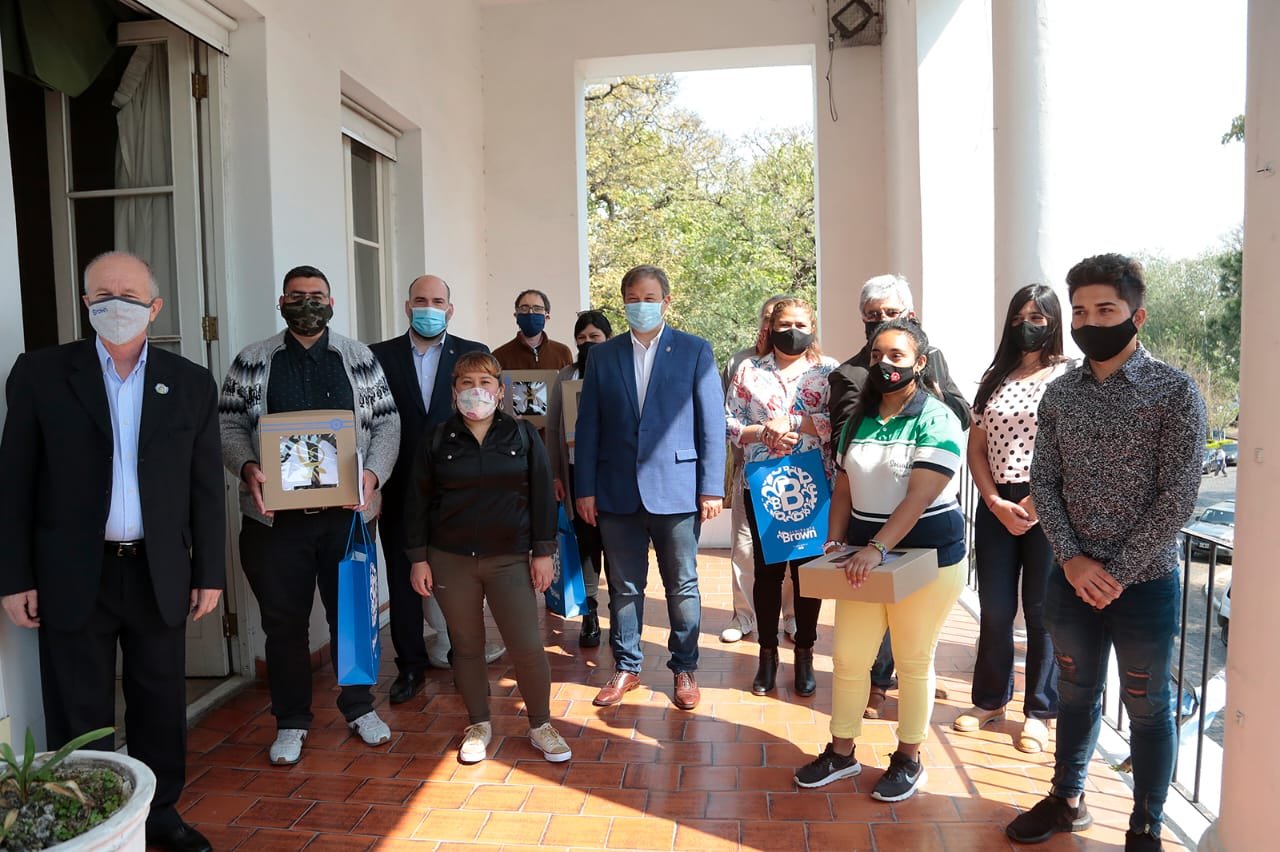 En el aniversario 147° de Almirante Brown, Cascallares junto a escuelas e instituciones