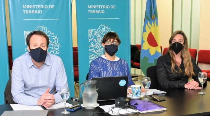 Los docentes bonaerenses aceptaron un aumento salarial escalonado del 15 por ciento