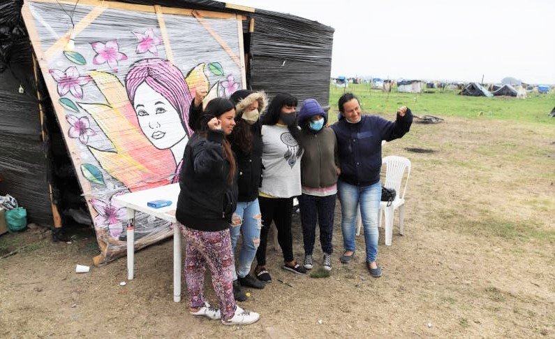 Mujeres de Guernica: «Pedimos tierra para vivir con nuestros hijos»