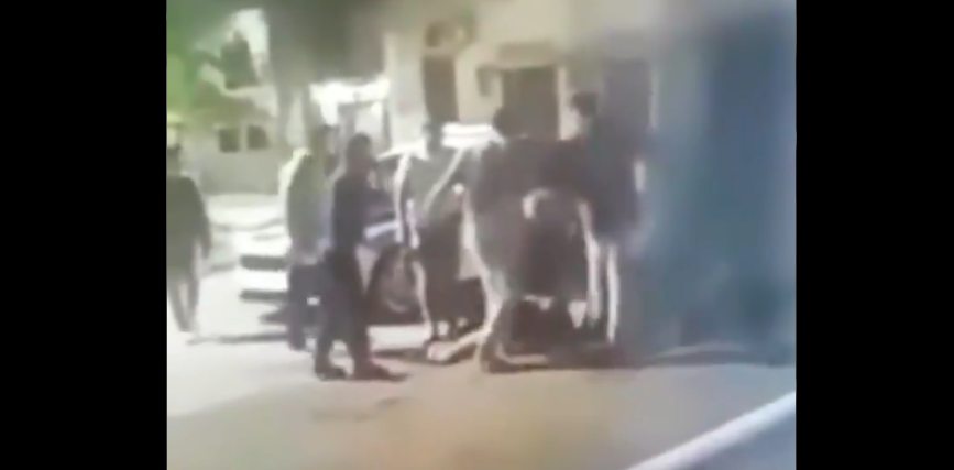 Vecinos reducen a golpes a un joven que quiso robar una moto en La Plata