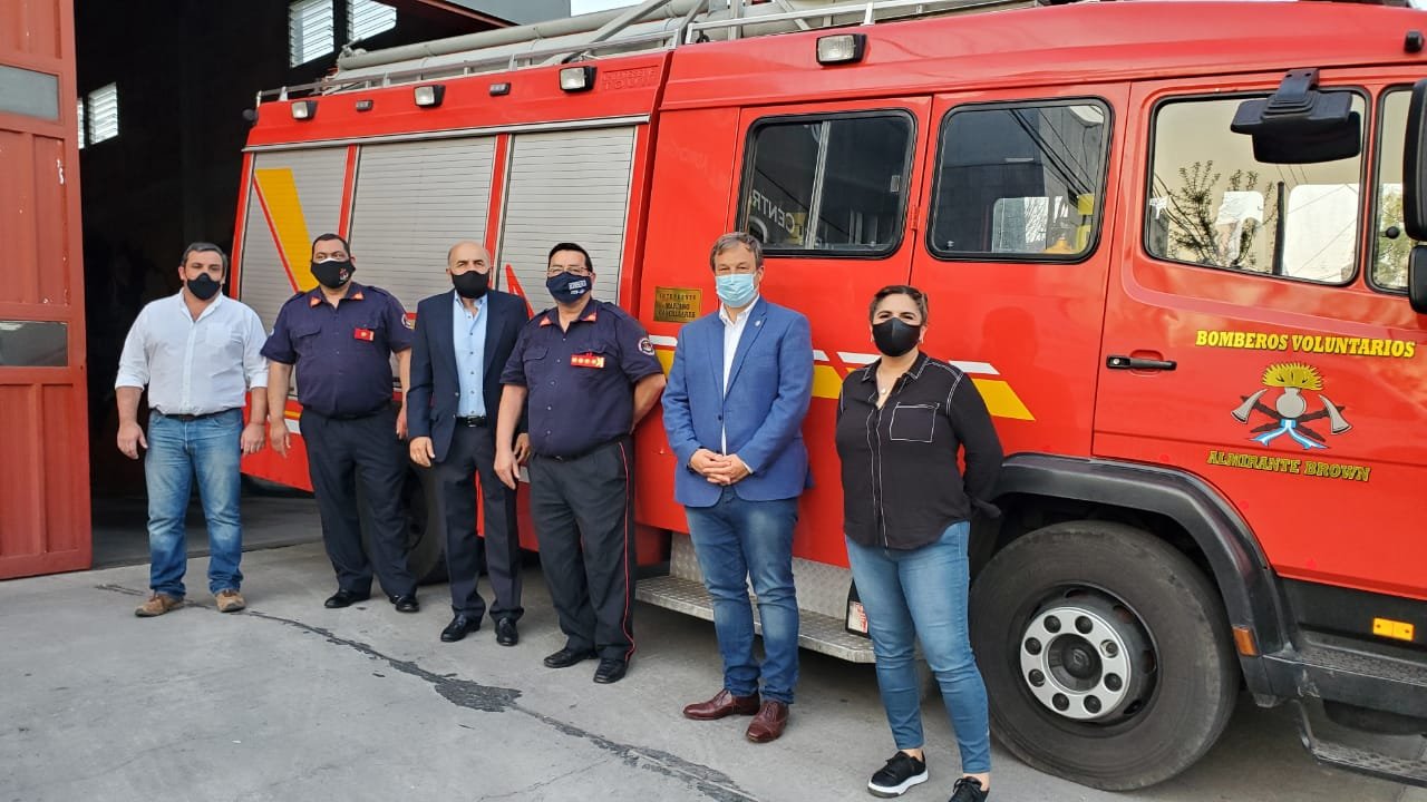 Cascallares y Vilotta junto a los Bomberos Voluntarios en su 56° aniversario