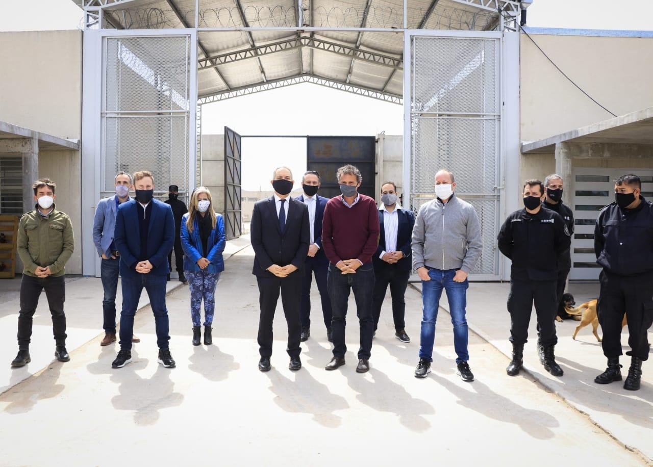 Insaurralde, Katopodis y Alak recorrieron la obra de la nueva Unidad Penitenciaria en Santa Catalina