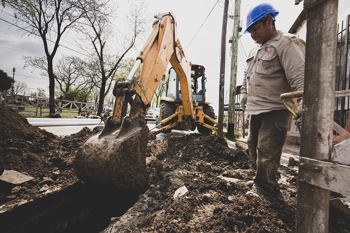 El Municipio y AySA avanzan con nueva red cloacal en Solano