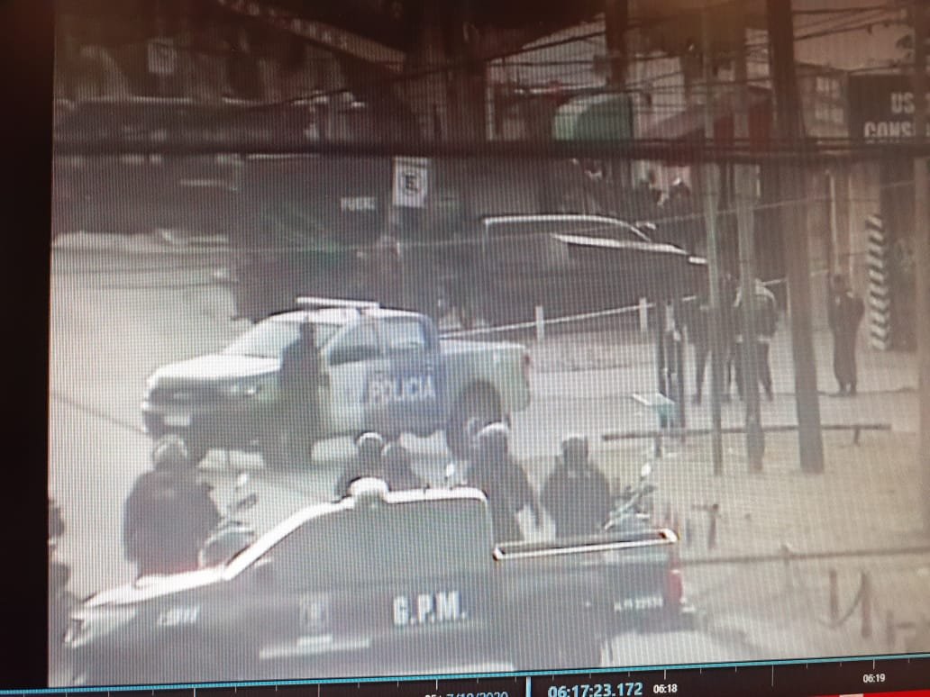 Banfield: intentan entrar a una casa a robar y dos son detenidos mientras que otros dos huyen por los techos