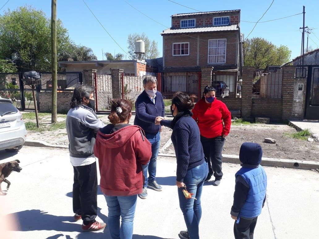 Cascallares recorrió la Capilla Santa Ana y obras en Glew en su 155° aniversario