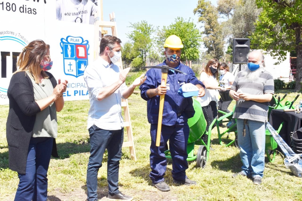 Pilar: Achával, Pérsico y Valeria Domínguez presentaron la obra «Micaela García»