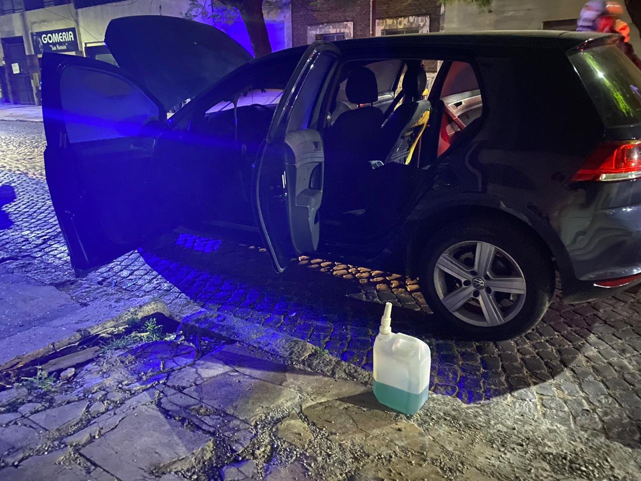 Hallan quemado en Nueva Pompeya el auto que se cree usaron los asesinos del policía en La Matanza