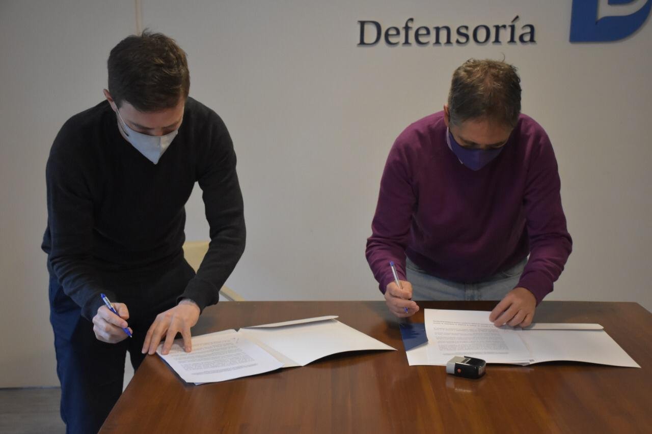 Acuerdo: la Defensoría y Producción, con la mira puesta en los consumidores