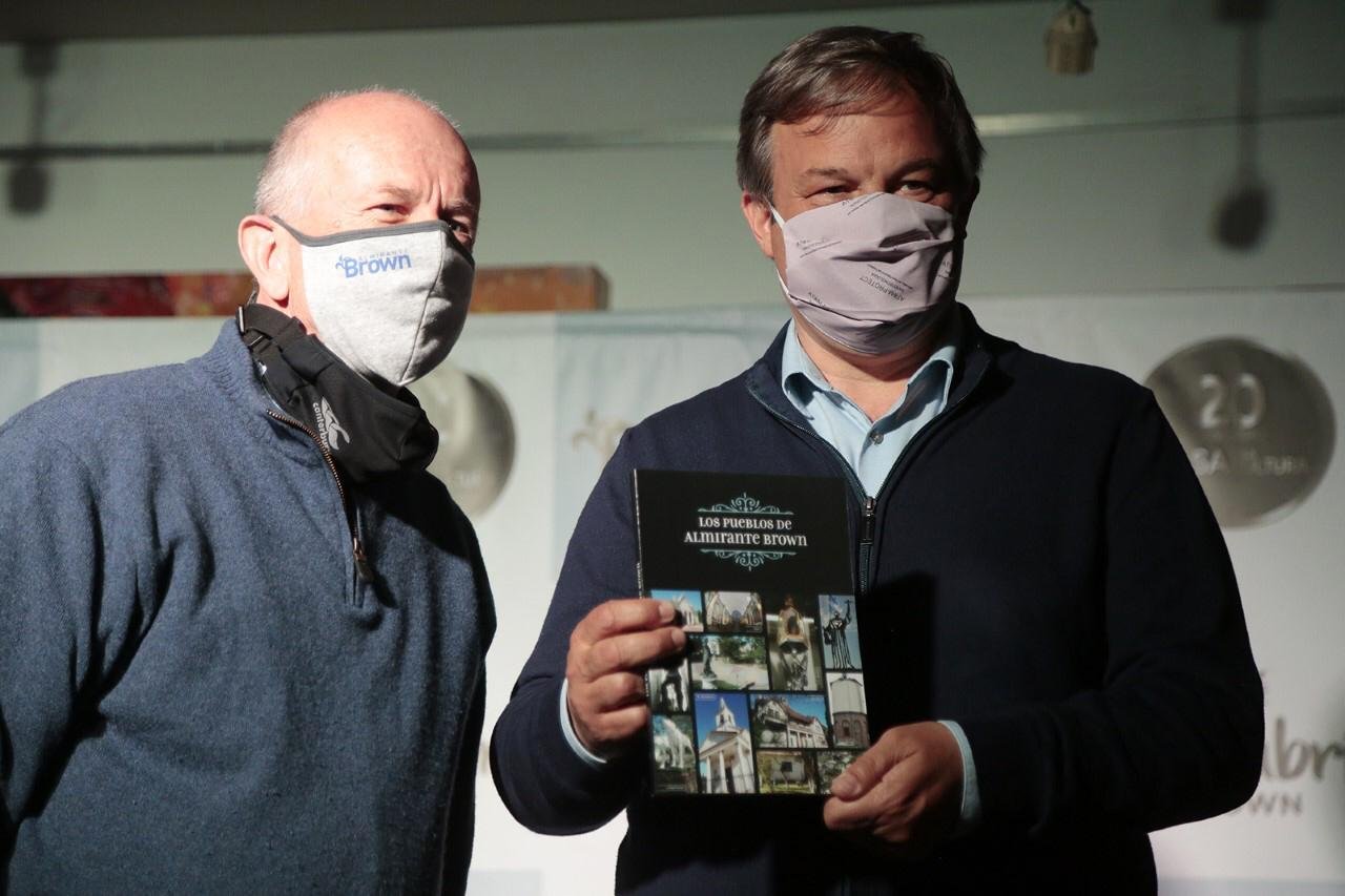 Cascallares encabezó la presentación del libro «Los pueblos de Almirante Brown»