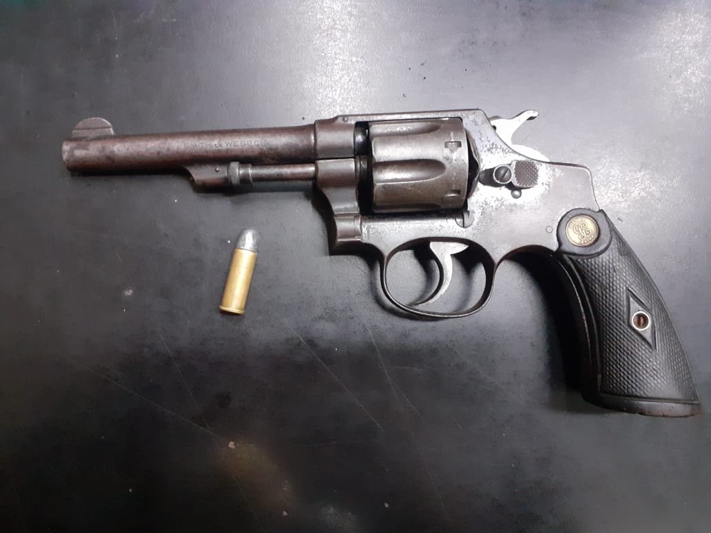 Florencio Varela: buscaron esconder un arma entre lo juegos de una plaza