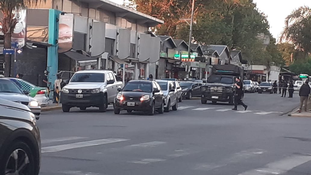 Paro de colectivos de la empresa San Vicente por un chofer baleado en Ezeiza